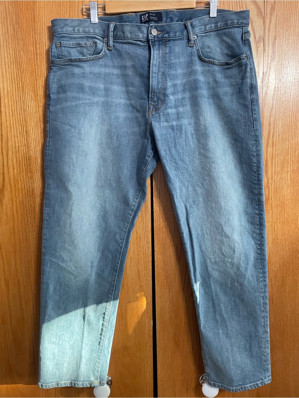 GAP Men's Athletic fit Light Blue Denim Jeans